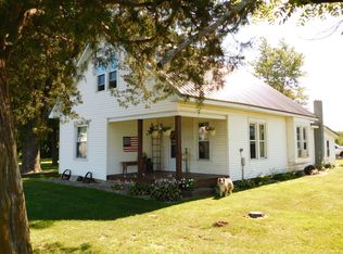 1321 Highway 45, Flora, IL 62839