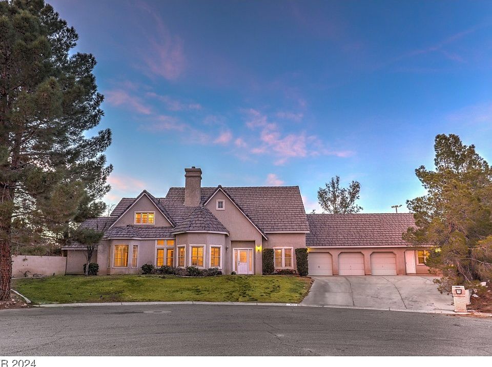 1st image of 3225 S Tioga Way