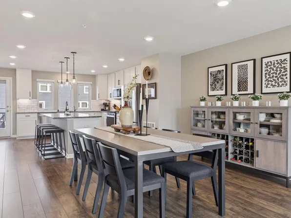 733 Midtown Ln, New Brighton, MN 55112