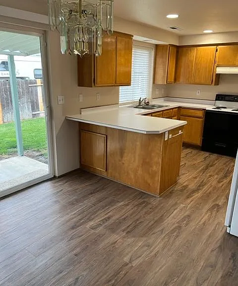 901 Rebecca Dr — Photo 20