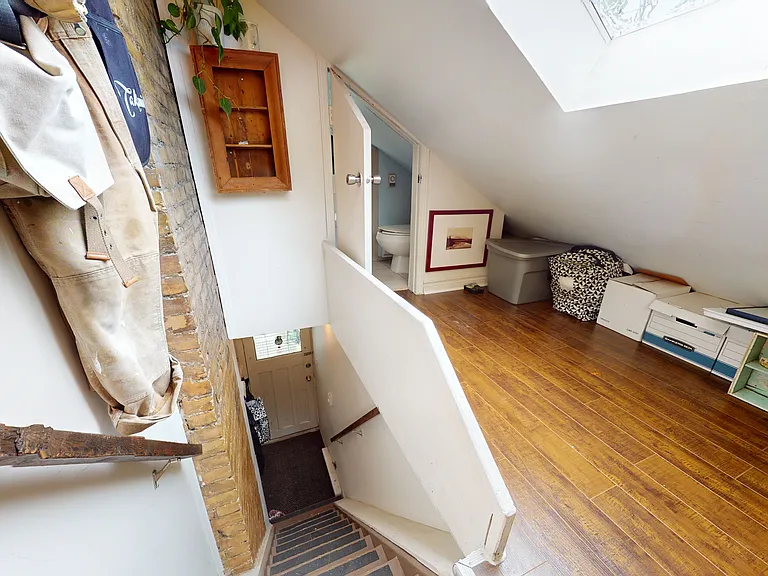 219 Bathurst St #3 — Photo 12