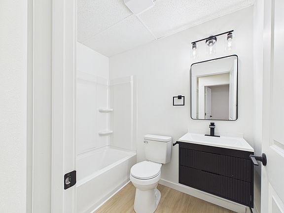 4th image of 901 Gilmore St #11538768