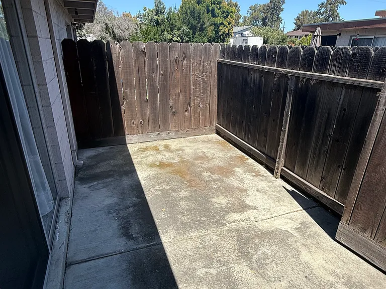 669 San Juan Dr #2 — Photo 4