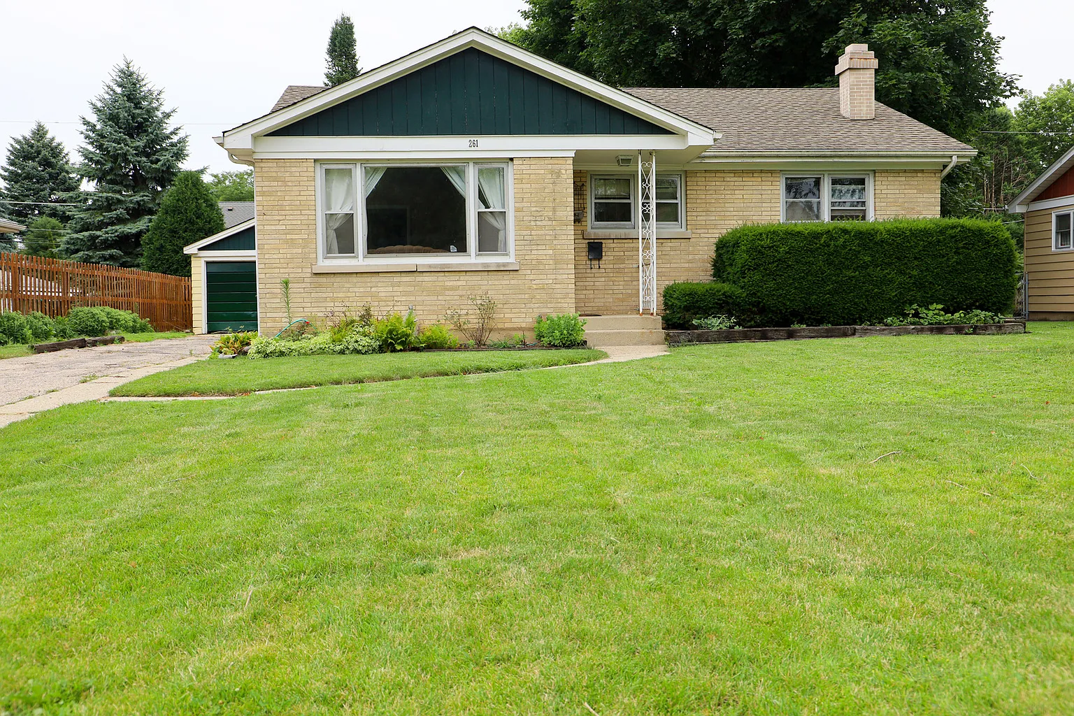 261 Brice Ave photo 1