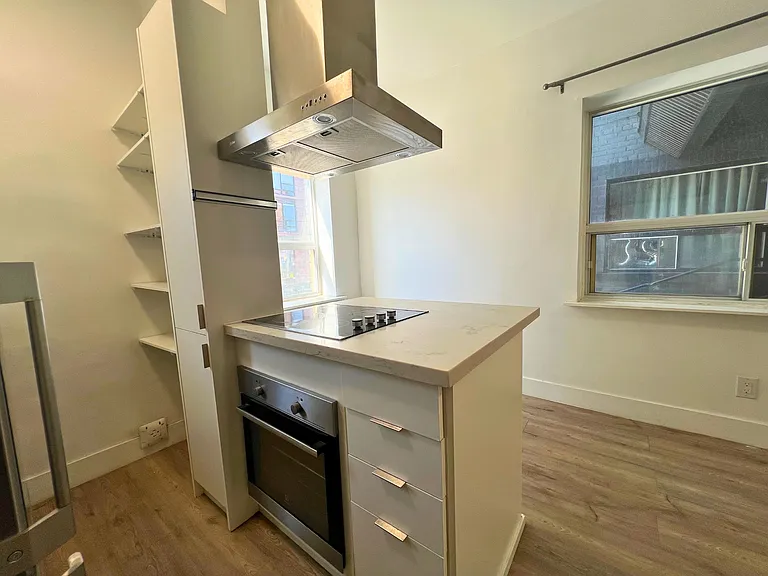 245 Logan Ave — Photo 16