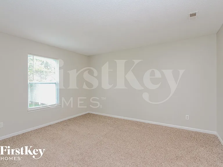 10605 Glenayr Dr — Photo 6