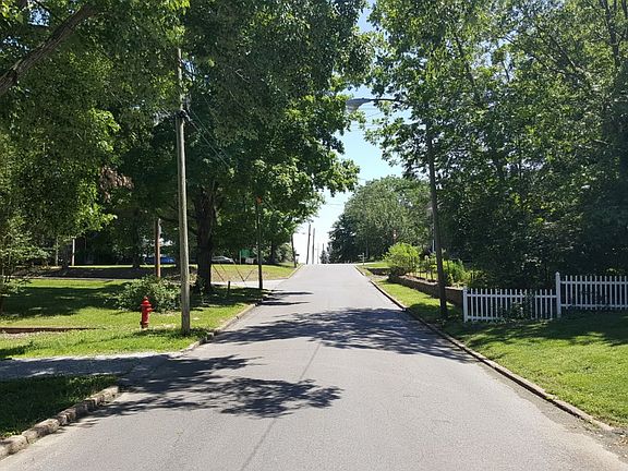 4th image of 136 N Church Ave