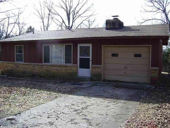 2nd image of 1103 Pavilion Ln