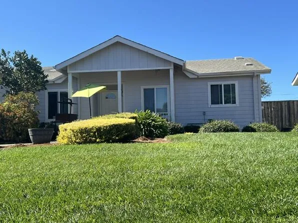 15086 Carbonero St, Salinas, CA 93907