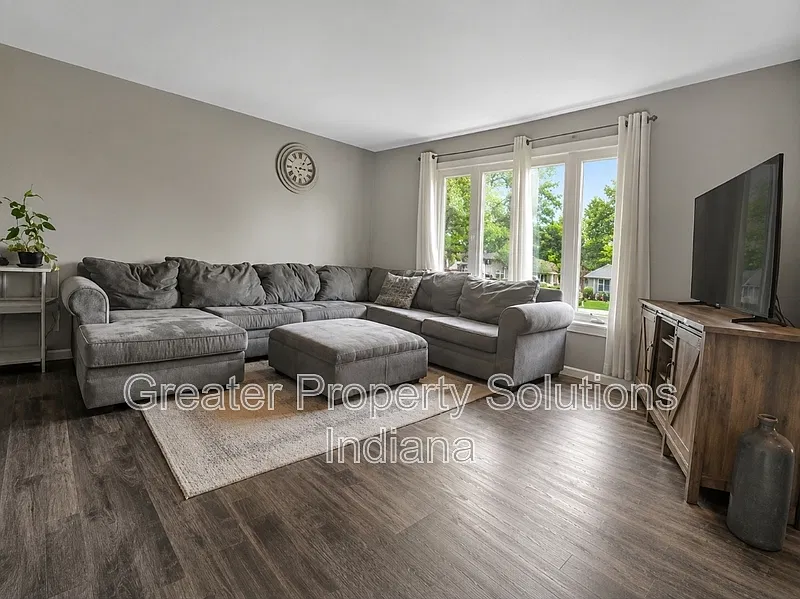 3 bed, 2.0 bath, 1636 sqft, $2,450 — Photo 2