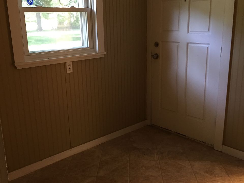 1st image of 3001 Amelia Ave