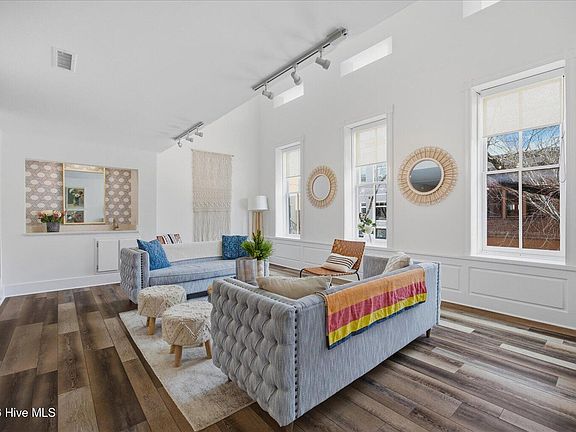 3rd image of 20 S Front Street Unit R1