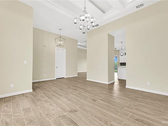 4th image of 13902 N 33rd Ln