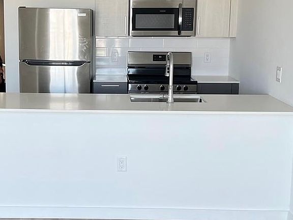 3rd image of 1629 NE 1st Ave #15