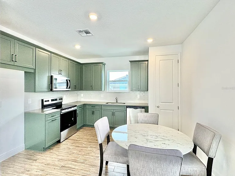 13442 Leggett Aly — Photo 10