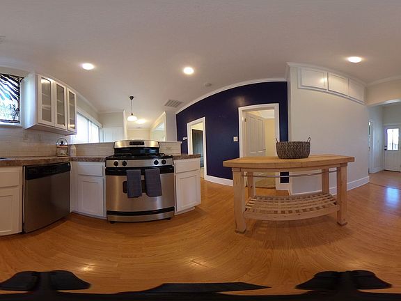 5th image of 560 E 7th St #1