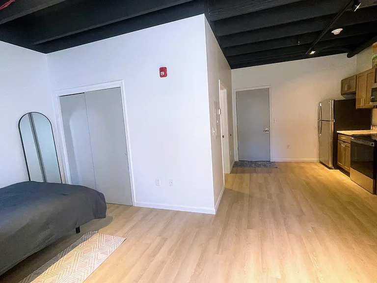 50 Prince Apartments — Photo 40