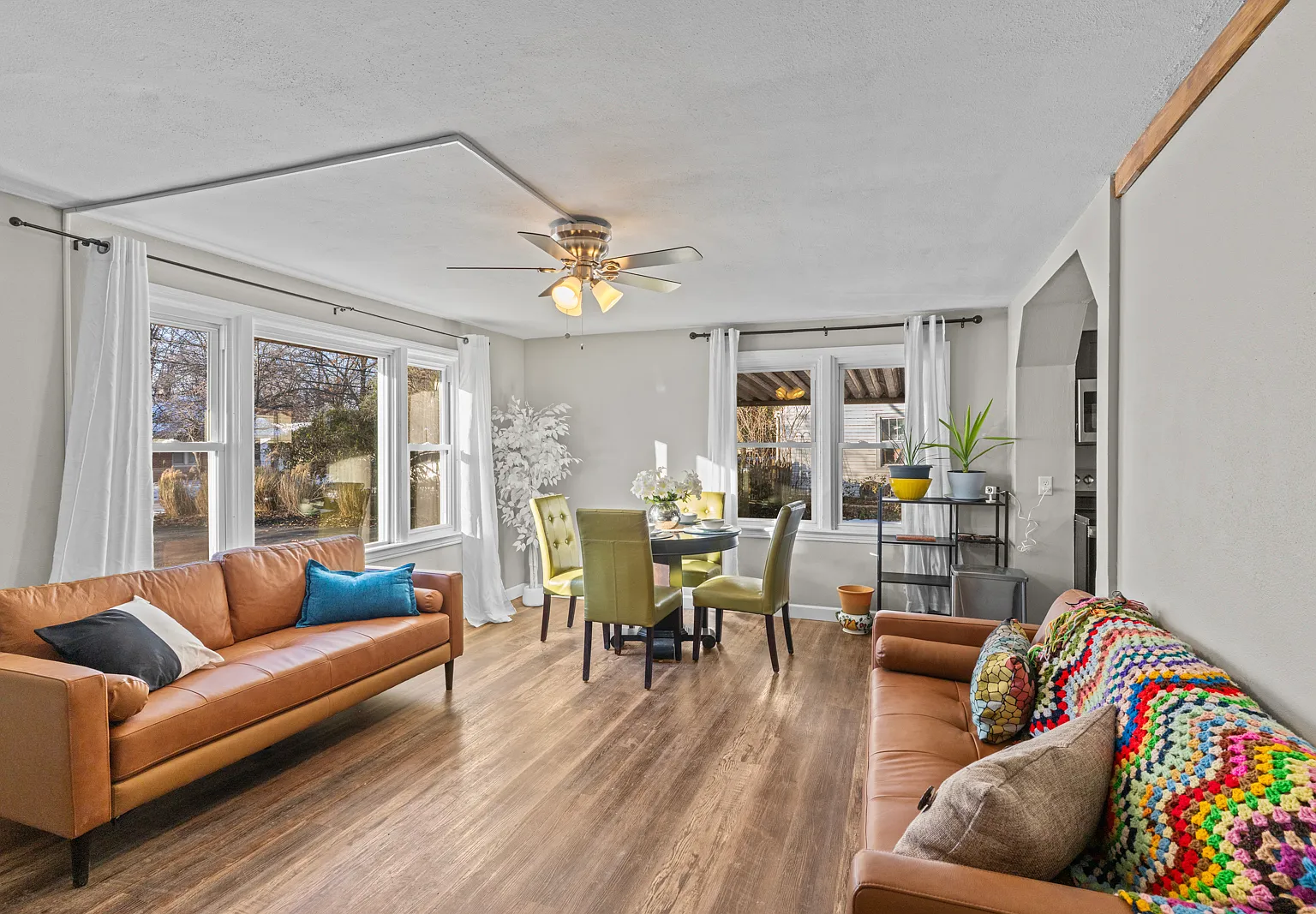 3 bed, 1400 sqft, $3,800 — Photo 3