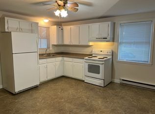 593 Beech St APT 1, Manchester, NH 03104