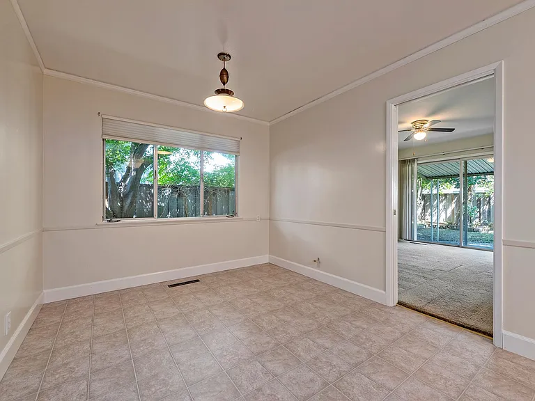 4517 Catalina Dr — Photo 5