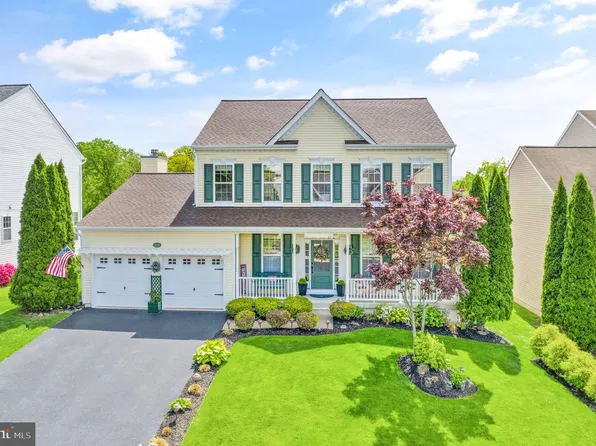 17568 Tedler Cir, Round Hill, VA 20141