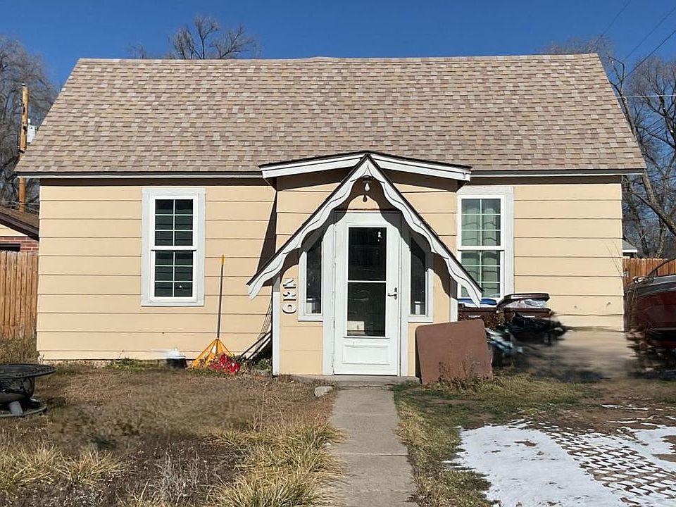 1st image of 420 W 3rd St