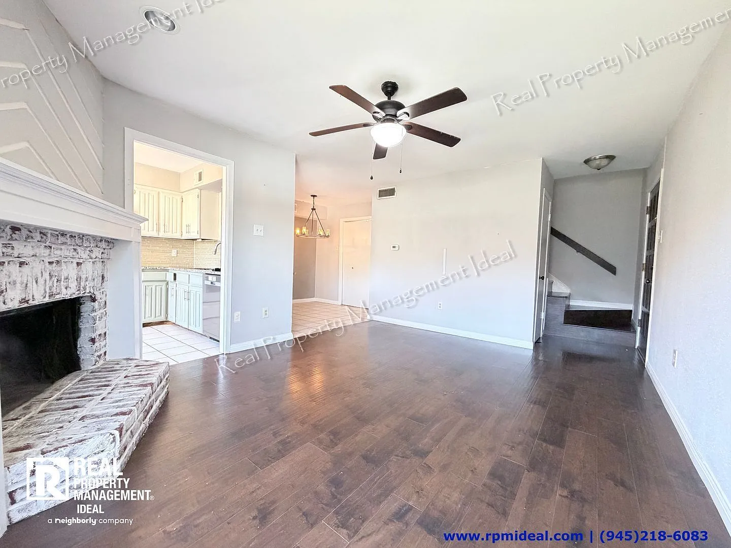 2 bed, 1.5 bath, 922 sqft, $1,299 — Photo 4