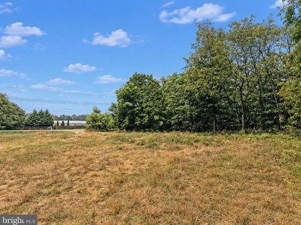 1372 Elm Rd, Vineland, NJ 08360
