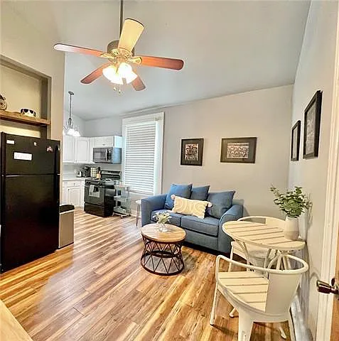 2415 Columbus St #D — Photo 12