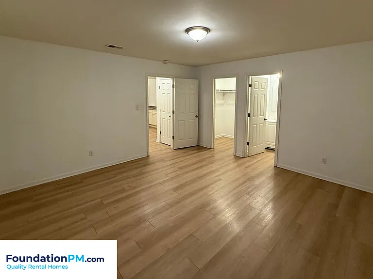 5 E Byfield Dr — Photo 6