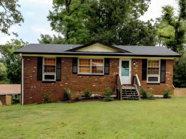 303 Milburn Dr, Fayetteville, NC 28314