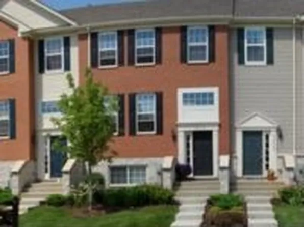 1622 Edinburgh Dr #100-5, Bartlett, IL 60103