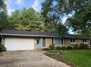 1981 Lake Breeze Dr, Holland, MI 49424