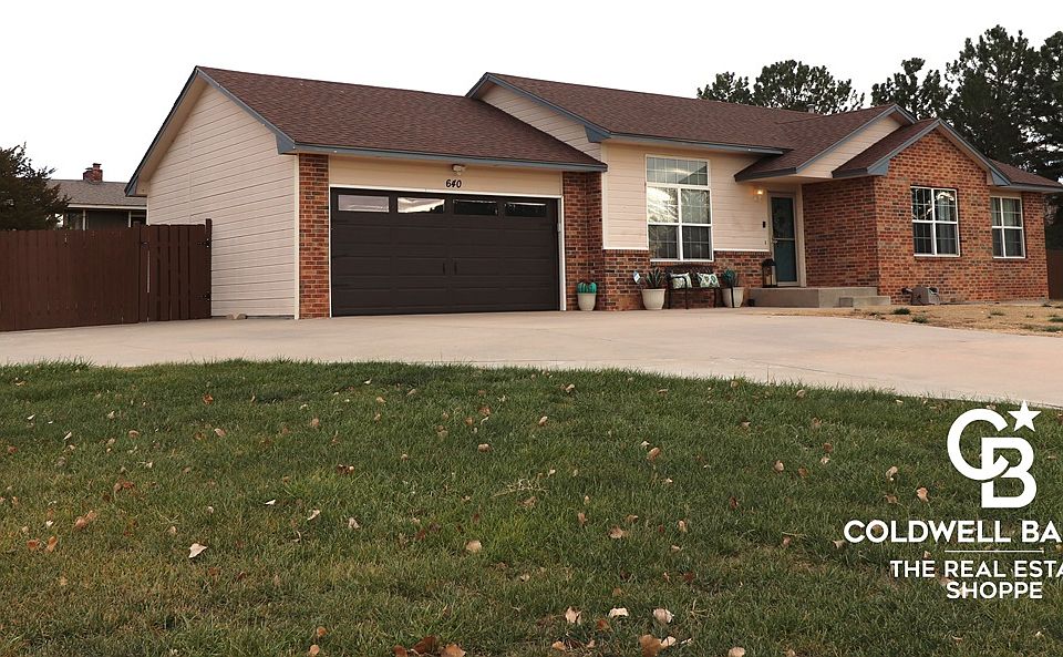 1st image of 640 S Towns Blvd