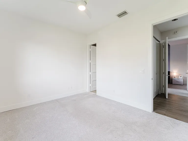 820 SE 13th Ct — Photo 32