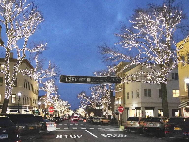 Greenwich Ave - During the Festive Holiday Season!