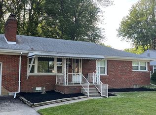 28001 Manhattan St, Saint Clair Shores, MI 48081