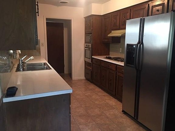 4th image of 2106 W Twin Springs St
