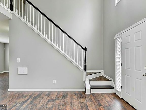 3rd image of 1053 Hawk Creek Trl