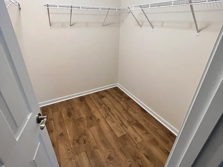1051 Abberley Cir — Photo 12