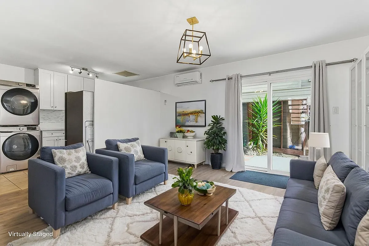 VIRTUALLY STAGED! - 904 S Marengo Ave