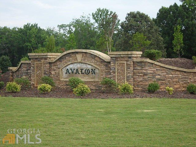 2nd image of 1140 Avalon Cir