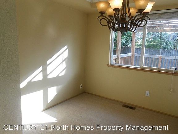 3rd image of 961 Summer Meadows Ct