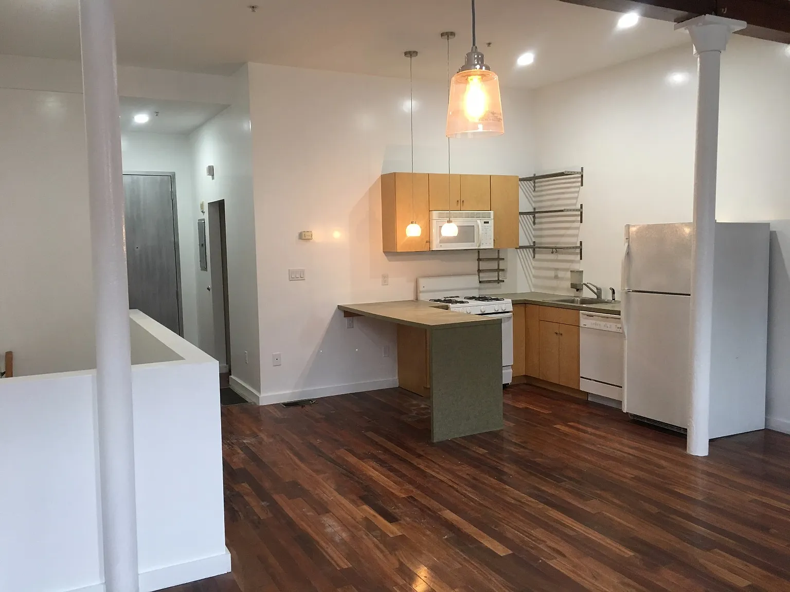 1 bed, 9999 sqft, $2,400 — Photo 3