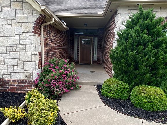 2nd image of 5905 Creekmore Dr
