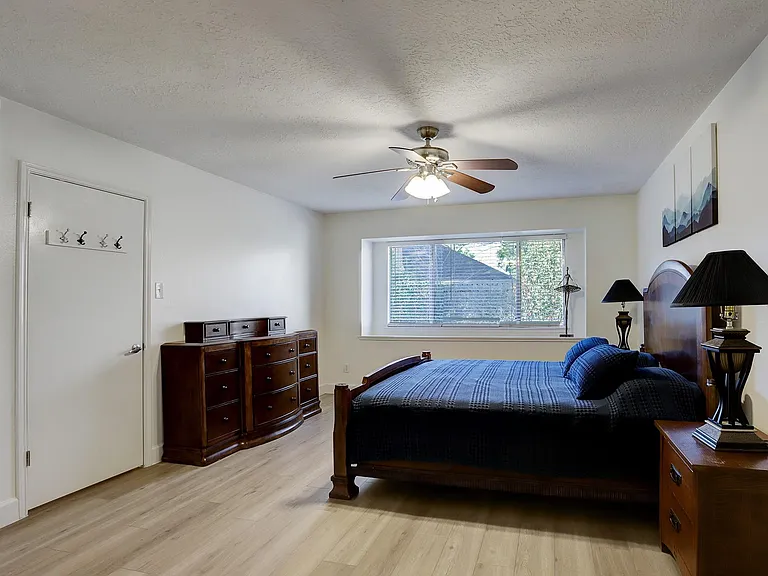 6819 Yardley Dr — Photo 8
