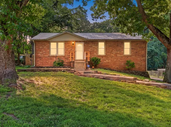1832 Palamino Dr, Clarksville, TN 37042