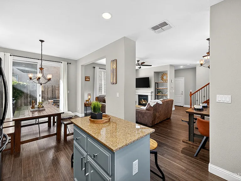 390 Caravaggio Cir — Photo 17
