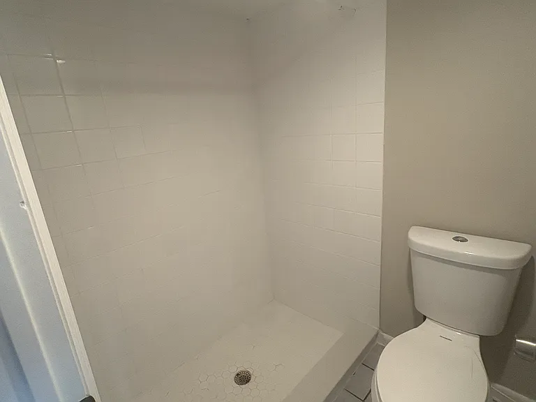 706 SE 13th Ct #D — Photo 5