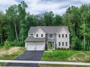 5 Dylan Dr, Suffield, CT 06078